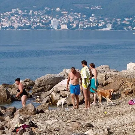 Family Apt Magnolia - Sea View - Garden - 3 Bedrooms - 2 Bathrooms - 5 Min Walk From *