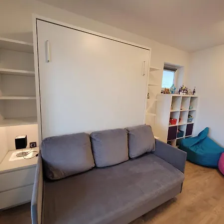 Family Apt Magnolia - Sea View - Garden - 3 Bedrooms - 2 Bathrooms - 5 Min Walk From Apartment