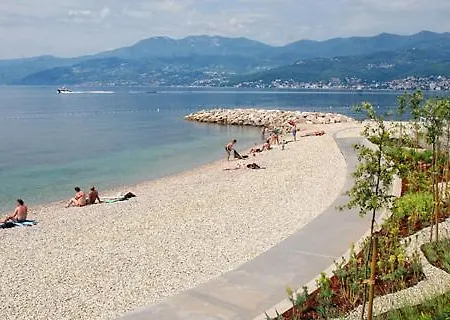 Apartment Family Apt Magnolia - Sea View - Garden - 3 Bedrooms - 2 Bathrooms - 5 Min Walk From Rijeka