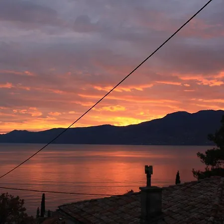 Family Apt Magnolia - Sea View - Garden - 3 Bedrooms - 2 Bathrooms - 5 Min Walk From Apartment Rijeka