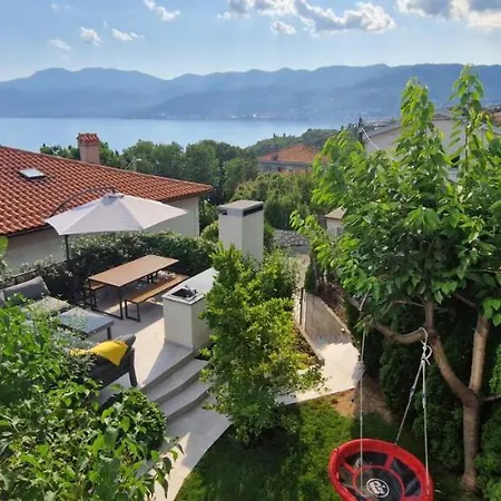 Family Apt Magnolia - Sea View - Garden - 3 Bedrooms - 2 Bathrooms - 5 Min Walk From Apartment
