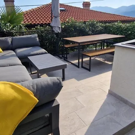 Family Apt Magnolia - Sea View - Garden - 3 Bedrooms - 2 Bathrooms - 5 Min Walk From Apartment Rijeka